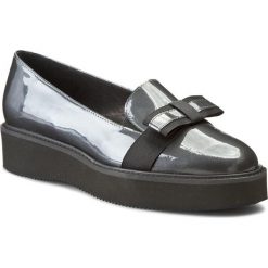 Półbuty SOLO FEMME - 28304-01-E70/000-03-00 Antracyt. Szare półbuty damskie Solo Femme, bez wzorów, z gumy, eleganckie, bez obcasa, na koturnie. W wyprzedaży za 189.00 zł.