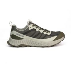 Męskie buty trekkingowe/turystyczne AGATA M Izas na średnie dystanse. Brązowe buty trekkingowe męskie IZAS, z meshu, bez zapięcia, outdoorowe. W wyprzedaży za 269.52 zł.