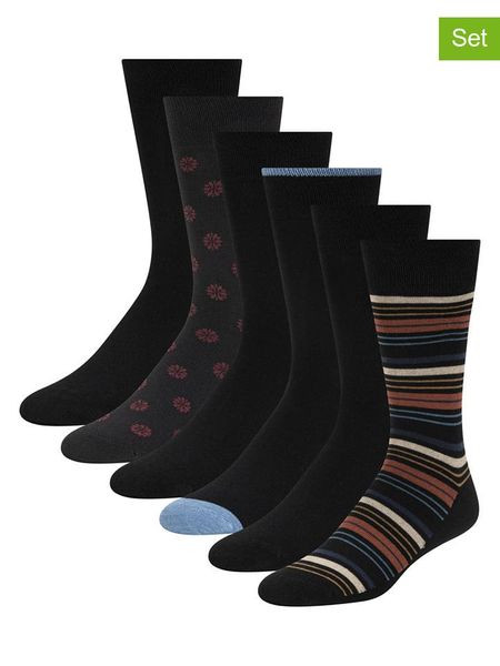 Ted Baker Skarpety (12 par) w kolorze czarnym rozmiar: onesize. Czarne skarpetki męskie Ted Baker, bez wzorów. Za 56.99 zł.