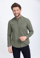Zielona, gładka koszula, Regular Fit, K-NESH. Zielone koszule męskie Volcano, m, bez wzorów, z bawełny, bez kołnierzyka, bez ramiączek. Za 139.99 zł.