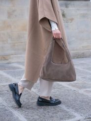 Maison héritage PARIS Skórzana torebka "Isar" w kolorze szarobrązowym - 36 x 16 x 11 cm rozmiar: onesize. Brązowe torebki klasyczne damskie maison héritage PARIS, bez wzorów, z materiału, bez dodatków. Za 342.60 zł.