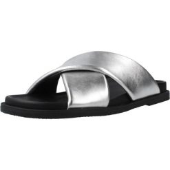 Sandały GEOX D ADELASH Srebrny. Szare obuwie trekkingowe damskie Geox, bez wzorów, ze skóry, bez obcasa. Za 366.99 zł.