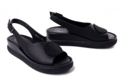 Filippo DS6984/26 BK Czarny, sandały damskie. Czarne sandały damskie Filippo, bez wzorów, ze skóry, bez obcasa, na koturnie. Za 199.90 zł.