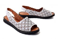 ARTIKER RELAKS 52C0433 white, sandały damskie. Białe sandały damskie Artiker Relaks, w ażurowe wzory, ze skóry, bez obcasa. Za 191.92 zł.