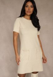 Jasnobeżowa Sweterkowa Sukienka Trapezowa z Perełkami przy Dekolcie i Kieszeniach Fenatusa. Brązowe sukienki damskie Renee, na co dzień, l, bez wzorów, z dzianiny, bez kołnierzyka, bez ramiączek, oversize. Za 89.99 zł.