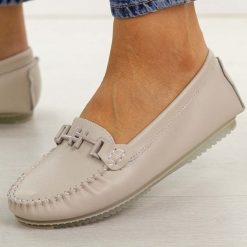 Beżowe skórzane mokasyny damskie S.Barski 7034. Brązowe mokasyny damskie S.BARSKI, z jeansu. Za 219.00 zł.