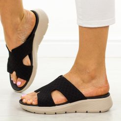 Czarne klapki damskie Vinceza 97300. Czarne klapki damskie VINCEZA, bez wzorów, z tkaniny, bez obcasa. Za 139.00 zł.