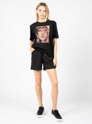 Silvian Heach Szorty | PGP22404SH | Kobieta | Czarny. Czarne szorty damskie Silvian Heach, bez wzorów, z bawełny. W wyprzedaży za 109.00 zł.