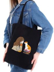 MORI Torebka w kolorze czarnym - 25 x 40 x 8 cm rozmiar: onesize. Czarne torebki klasyczne damskie MORI, bez wzorów, z bawełny, bez dodatków. Za 65.85 zł.