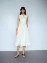 Koszulowa sukienka midi z odkrytymi ramionami - złamana biel. Sukienki damskie Reserved, l, bez wzorów, z bawełny, klasyczne, bez kołnierzyka, bez ramiączek, midi, koszulowe. W wyprzedaży za 89.99 zł.