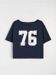 Bawełniana koszulka z nadrukiem - granatowy. Niebieskie t-shirty damskie Sinsay, l, bez wzorów, z bawełny, bez kołnierzyka. Za 29.99 zł.