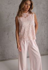 Różowy Wiskozowy Komplet Elegancki na Lato Koronkowa Bluzka i Spodnie Amatice. Czerwone spodnie materiałowe damskie Renee, bez wzorów, z bawełny, eleganckie. Za 299.99 zł.