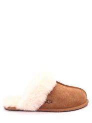 UGG Skórzane kapcie "Scouffette II" w kolorze jasnobrązowym rozmiar: 38. Brązowe kapcie damskie Ugg. Za 399.71 zł.