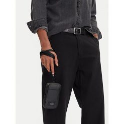 Saszetka Calvin Klein. Czarne saszetki męskie CALVIN KLEIN. Za 129.99 zł.