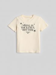 4F T-shirt regular z nadrukiem damski - kremowy 152 (11-12 lat). Białe koszulki dziewczęce 4f, m, bez wzorów, z jersey, bez ramiączek. Za 49.99 zł.