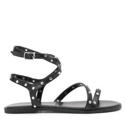 Sandały DeeZee. Czarne sandały damskie DeeZee, bez wzorów, bez obcasa, na płaskiej podeszwie. Za 129.99 zł.