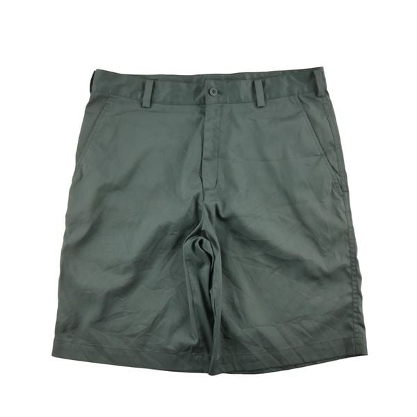 Second life - Męskie spodenki golfowe Nike Dri-Fit - Stan dobry. Czarne szorty męskie Nike, bez kołnierzyka. Za 84.56 zł.