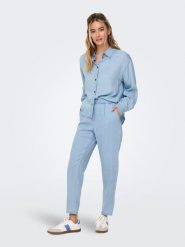 ONLY Dżinsy w kolorze błękitnym rozmiar: S/L32. Niebieskie jeansy damskie Only. Za 87.61 zł.