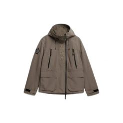 Kurtka przeciwwiatrowa z kapturem z haftowanym logo Superdry Ultimate. Brązowe kurtki męskie Superdry., xl, z aplikacjami, z materiału, z kapturem. Za 647.50 zł.