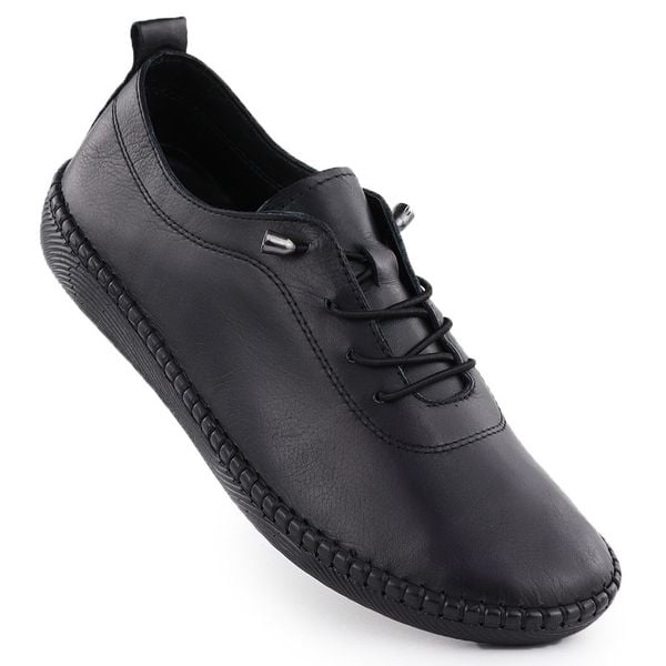 Skórzane półbuty damskie czarne T.Sokolski 2023 FL. Czarne półbuty damskie T.Sokolski, bez wzorów, ze skóry, bez obcasa. Za 209.99 zł.