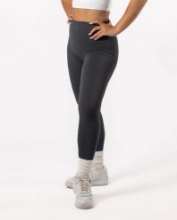 Damskie legginsy 7/8 na jogę i pilates, bez przedniego szwu – granatowy. Niebieskie legginsy sportowe damskie AESTHETIC WOLF, s, bez wzorów, z dzianiny, z podwyższonym stanem, na fitness i siłownię. Za 149.99 zł.