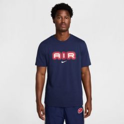 Męskie koszulka AIR MEN'S GRAPHIC T-SHIRT. Niebieskie t-shirty męskie Nike, m, bez wzorów, z bawełny, bez kołnierzyka. Za 99.00 zł.