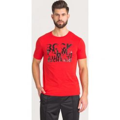 T-SHIRT Armani Exchange. Czerwone t-shirty męskie Armani Exchange, l, bez wzorów, z bawełny, bez kołnierzyka. Za 137.40 zł.