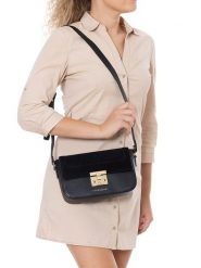 Lia Biassoni Skórzana torebka "Camoscio" w kolorze czarnym - 24 x 16 x 7 cm rozmiar: onesize. Czarne torebki klasyczne damskie Lia Biassoni, bez wzorów, z materiału, bez dodatków. Za 295.99 zł.