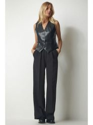 Happiness Istanbul Spodnie w kolorze czarnym rozmiar: 36. Czarne spodnie materiałowe damskie Happiness Istanbul, bez wzorów, z materiału, z podwyższonym stanem. Za 69.58 zł.