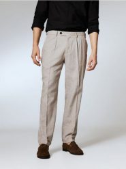 Spodnie chino slim z lnem - beżowy. Brązowe spodnie materiałowe męskie Reserved, bez wzorów, z bawełny. Za 169.99 zł.