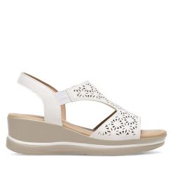 Sandały Clara Barson. Białe sandały damskie Clara Barson, bez wzorów, bez obcasa, na koturnie. Za 59.99 zł.