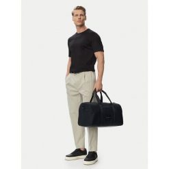 Torba weekendowa Tommy Hilfiger. Czarne torebki klasyczne damskie Tommy Hilfiger, bez wzorów, bez dodatków. Za 649.99 zł.