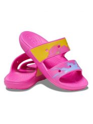 Crocs Klapki "Classic" w kolorze różowym ze wzorem rozmiar: 37/38. Różowe klapki damskie Crocs, bez wzorów, bez obcasa. Za 92.21 zł.