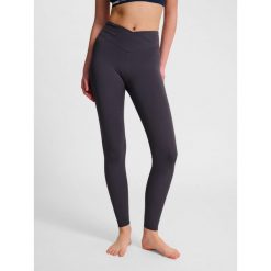 Damskie legginsy z wysokim stanem Hummel Wrap. Brązowe legginsy damskie HUMMEL, bez wzorów, z podwyższonym stanem, na fitness i siłownię. Za 236.50 zł.