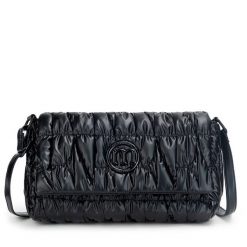 Torebka Monnari. Czarne listonoszki damskie Monnari, bez wzorów, bez dodatków. Za 239.99 zł.