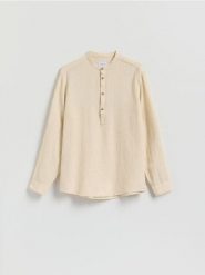 Koszula regular fit z domieszką lnu - beżowy. Brązowe koszule męskie Reserved, l, bez wzorów, z bawełny, bez kołnierzyka, bez ramiączek. Za 119.99 zł.