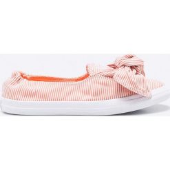 Converse - Tenisówki. Czerwone trampki i tenisówki damskie Converse, bez wzorów, z gumy. W wyprzedaży za 159.90 zł.