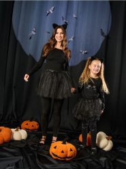 Kostium na Halloween - czarny. Czarne stroje jednoczęściowe damskie Sinsay, s, bez wzorów. Za 22.99 zł.