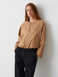OPUS Kurtka przejściowa w kolorze jasnobrązowym rozmiar: 38. Brązowe kurtki damskie Opus, bez wzorów, prążkowane, bez kaptura. Za 222.41 zł.