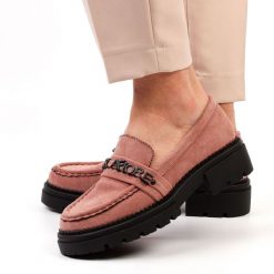 Różowe zamszowe loafersy na traperze, mokasyny damskie La.Fi 001dp. Czerwone mokasyny damskie La.Fi, z zamszu. Za 189.00 zł.