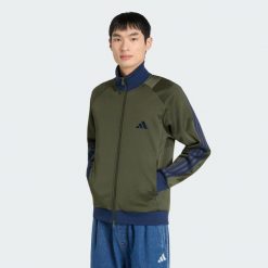 BLUZA DRESOWA Z PIKI O STANDARDOWYM KROJU STADIUM. Zielone bluzy bez kaptura męskie Adidas, m, z bawełny. Za 349.00 zł.