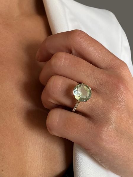 Les Petites Précieuses Pozłacany pierścionek z cyrkoniami i ametystem rozmiar: 50. Zielone pierścionki damskie Les Petites Précieuses, z ametystem, pozłacane. Za 276.05 zł.
