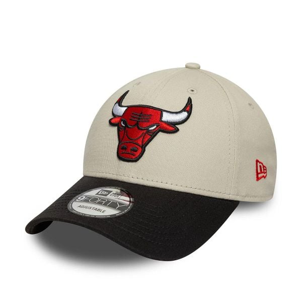 Czapka baseballowa 9forty Chicago Bulls. Brązowe czapki męskie New Era. W wyprzedaży za 128.70 zł.