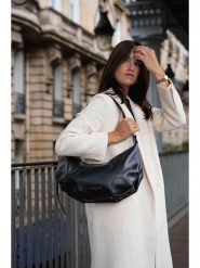 Maison héritage PARIS Skórzana torebka "Valle" w kolorze czarnym - 44 x 21 cm rozmiar: onesize. Czarne torebki klasyczne damskie maison héritage PARIS, bez wzorów, z materiału, bez dodatków. Za 304.99 zł.