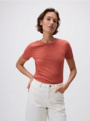 T-shirt regular - miedziany. Brązowe t-shirty damskie Reserved, l, bez wzorów, z bawełny, bez kołnierzyka. Za 29.99 zł.