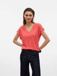 Vero Moda Koszulka w kolorze koralowym rozmiar: XS. Czerwone bluzki damskie Vero Moda, xs, bez wzorów, z koronki, bez kołnierzyka, bez ramiączek. Za 48.28 zł.