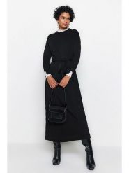 Trendyol Sukienka dzianinowa w kolorze czarnym rozmiar: XL. Czarne sukienki damskie Trendyol, xl, bez wzorów, z dzianiny, bez kołnierzyka, bez ramiączek, maxi. Za 109.78 zł.