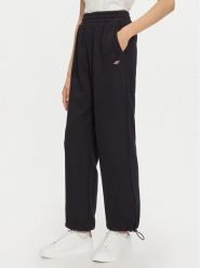 4F Spodnie dresowe 4FWAW24TTROF0839 Czarny Loose Fit. Czarne spodnie dresowe damskie 4f, xs, bez wzorów, z bawełny. Za 109.99 zł.