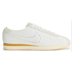 Buty do chodzenia damskie Nike Cortez. Białe buty sportowe na co dzień damskie Nike, bez wzorów, z gumy, trekkingowe, Nike Cortez. Za 612.00 zł.