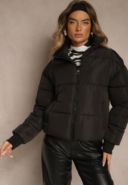 Czarna Kurtka Puffer z Pikowanymi Przeszyciami i Ściągaczami przy Rękawach Cenilea. Czarne kurtki damskie Renee, l, bez wzorów, z jeansu, z kapturem. Za 84.99 zł.